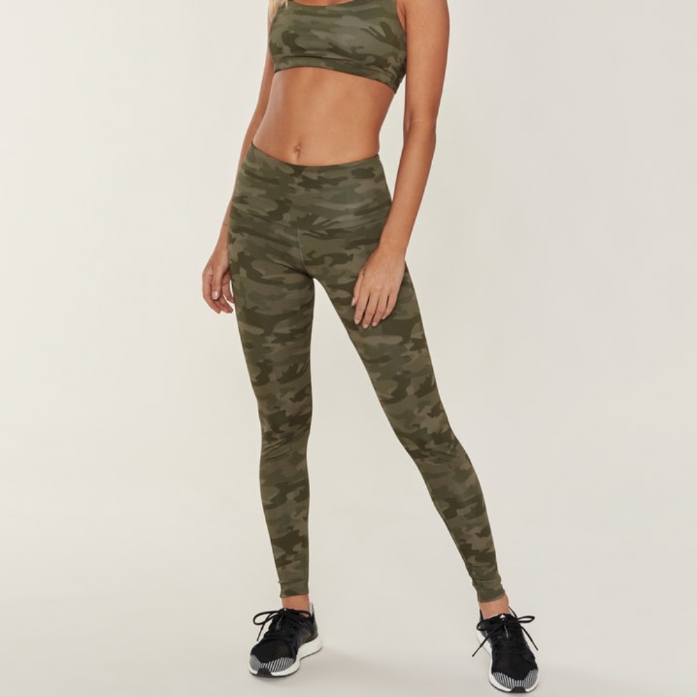 Onzie Camo Leggings Size S